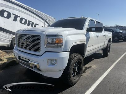 Used 2015 GMC Sierra 2500 Denali w/ Duramax Plus Package