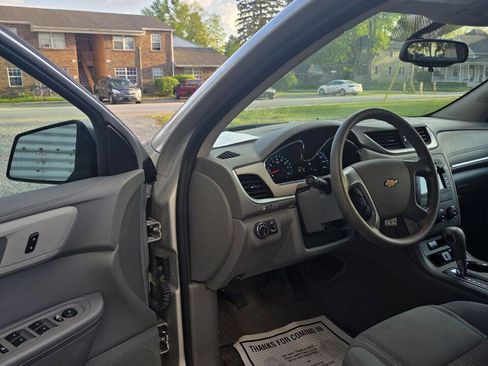 Used 2017 Chevrolet Traverse LS FWD image 10