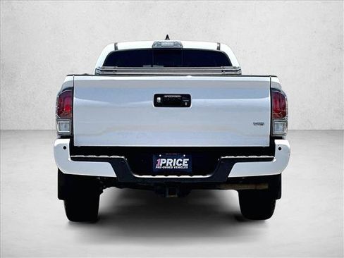 Used 2021 Toyota Tacoma TRD Off-Road w/ Technology Package AWD/4WD image 4