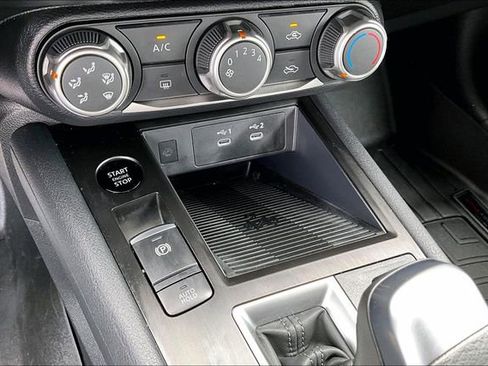 Used 2025 Nissan Kicks SV image 14