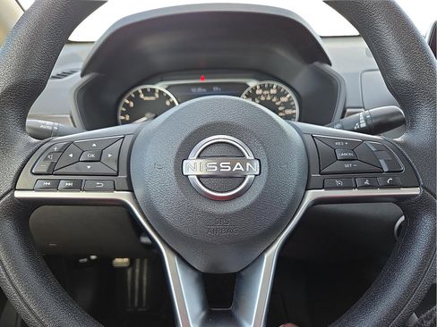 Used 2024 Nissan Altima 2.5 SV image 24