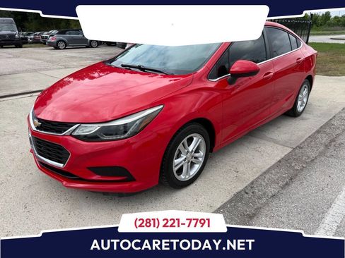 Used 2017 Chevrolet Cruze LT FWD image 1