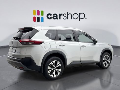 Used 2023 Nissan Rogue SV w/ SV Premium B Package image 5