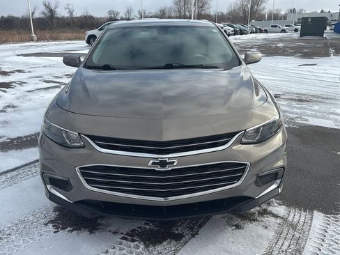 Used 2017 Chevrolet Malibu LT image 8