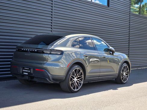 Certified 2025 Porsche Macan 4 Electric AWD/4WD image 7