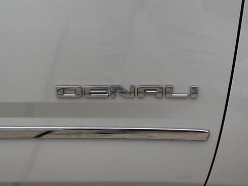 Used 2016 GMC Yukon XL Denali w/ Open Road Package image 39