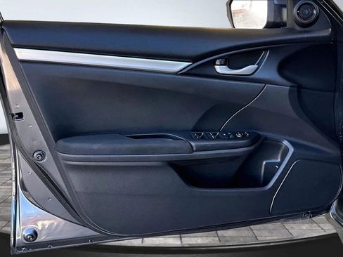 Used 2018 Honda Civic EX image 16