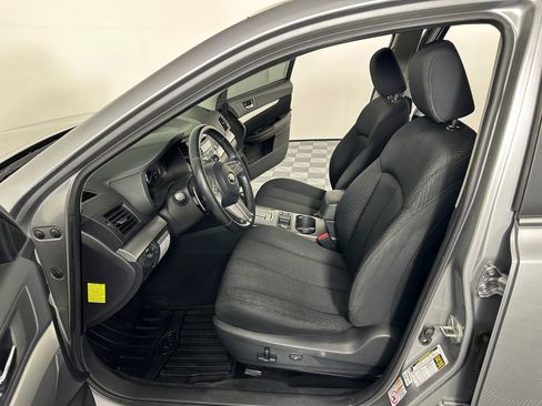 Used 2010 Subaru Outback 2.5i Premium image 22