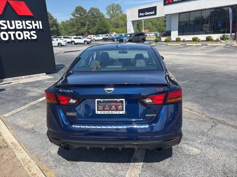 Used 2023 Nissan Altima 2.0 SR FWD image 4