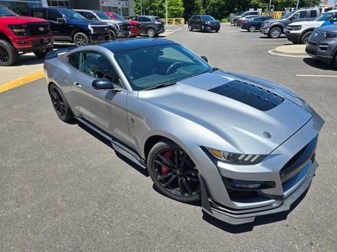 Used 2021 Ford Mustang Shelby GT500 w/ Technology Package RWD image 8