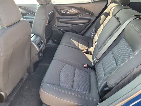 Used 2022 GMC Terrain SLE w/ Driver Convenience Package image 8