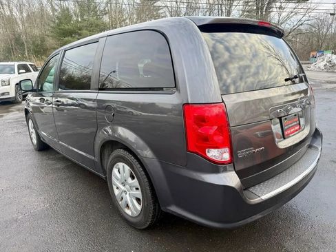 Used 2018 Dodge Grand Caravan SE w/ UConnect Hands-Free Group image 6