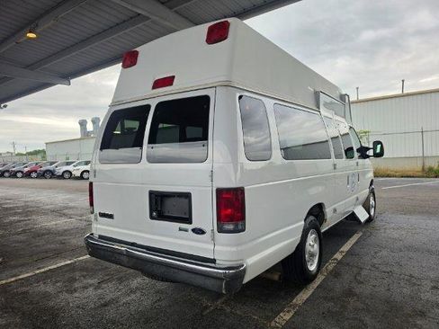 Used 2009 Ford E-350 and Econoline 350 Extended Super Duty RWD image 4