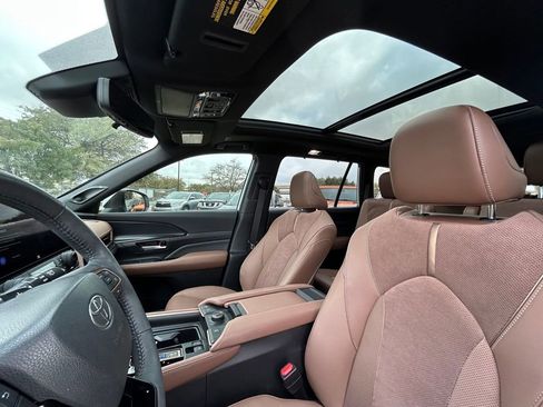 Certified 2024 Toyota Grand Highlander MAX Platinum image 12