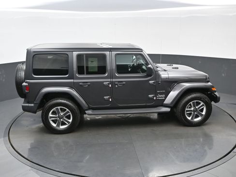 Used 2022 Jeep Wrangler Unlimited Sahara image 37