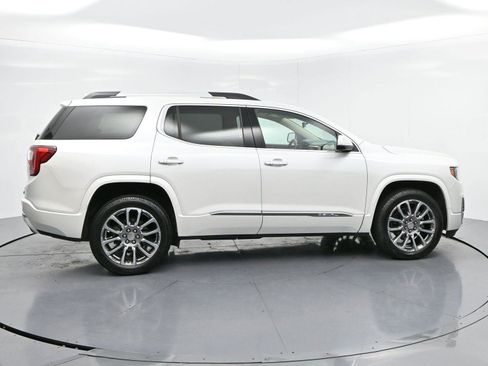 Used 2023 GMC Acadia Denali w/ Denali Ultimate Package FWD image 8