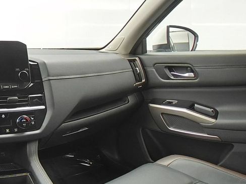 Used 2023 Nissan Pathfinder Platinum AWD/4WD image 27