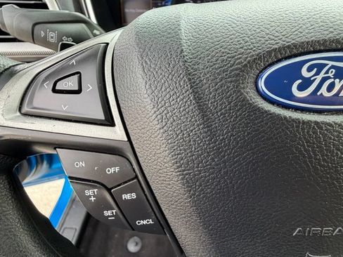Used 2019 Ford Fusion SE FWD image 15