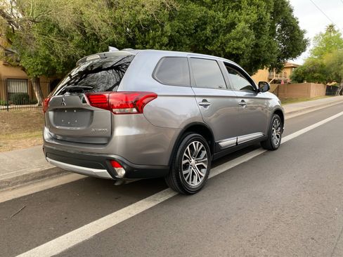 Used 2017 Mitsubishi Outlander ES image 10
