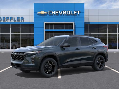 New 2026 Chevrolet Trax LT w/ Driver Confidence Package FWD image 2