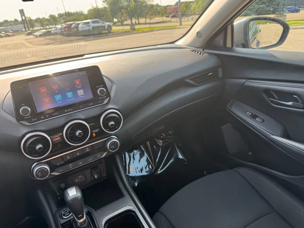 Used 2024 Nissan Sentra S FWD image 2