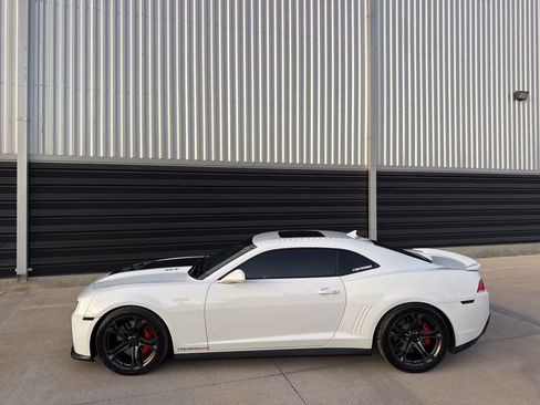 Used 2014 Chevrolet Camaro ZL1 RWD image 6