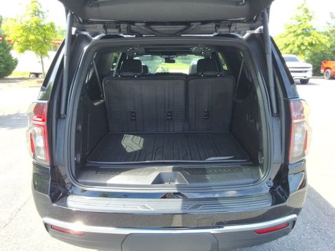 Certified 2023 Chevrolet Suburban LT w/ Luxury Package RWD image 16