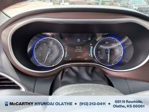Used 2018 Chrysler Pacifica Touring-L Plus w/ Advanced Safetytec Group FWD image 5
