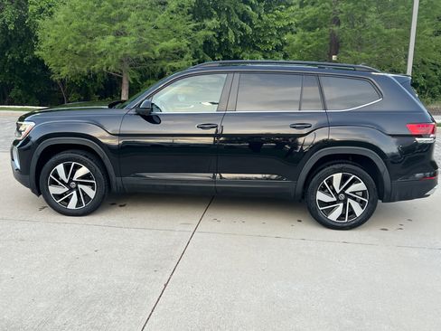Certified 2024 Volkswagen Atlas SE FWD image 7