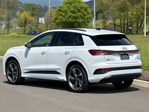 Used 2024 Audi Q4 e-tron Prestige w/ Black Optic Package AWD/4WD image 5