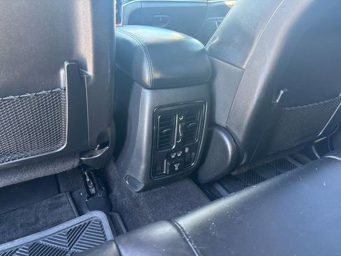 Used 2019 Jeep Grand Cherokee Limited image 19