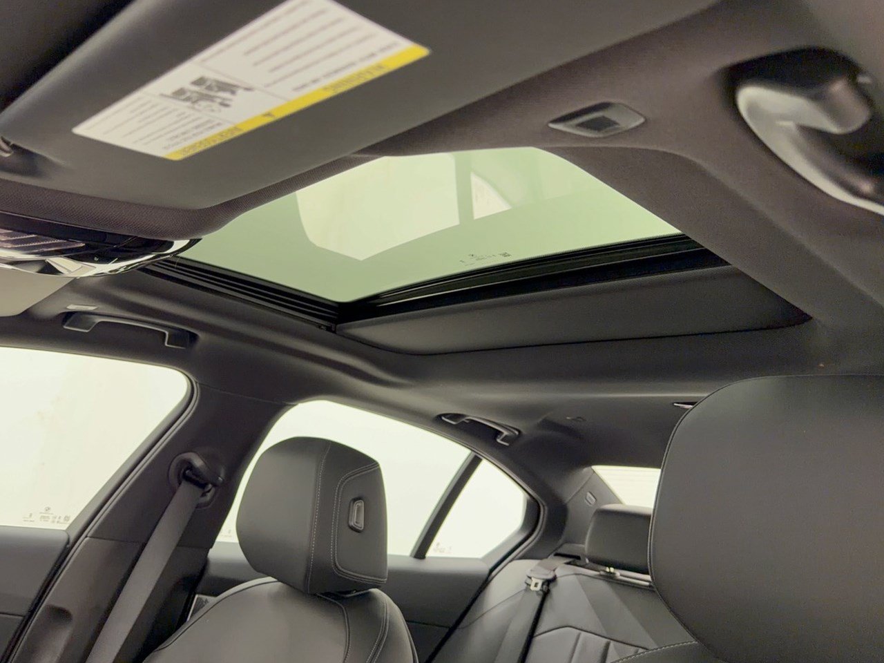 Certified 2025 BMW i5 eDrive40i w/ Premium Package RWD image 27
