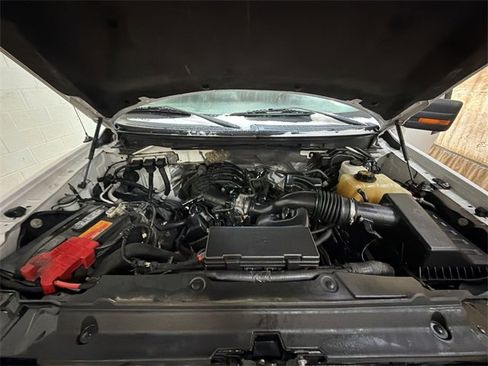 Used 2011 Ford F150 XLT w/ XLT Chrome Pkg image 24