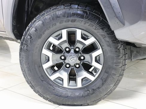 Used 2019 Toyota Tacoma TRD Off-Road image 12