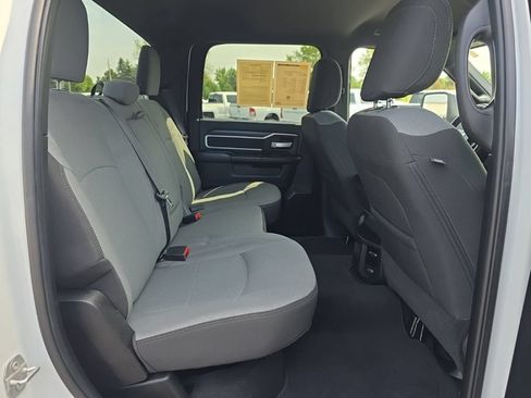 Used 2024 RAM 2500 Big Horn AWD/4WD image 28