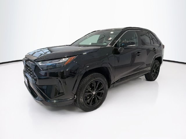Used 2023 Toyota RAV4 SE AWD/4WD image 3