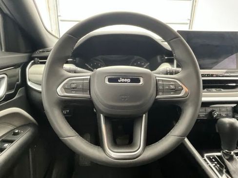 Used 2025 Jeep Compass Limited AWD/4WD image 8
