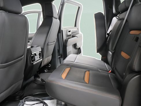 Used 2025 GMC Sierra 2500 AT4 AWD/4WD image 27