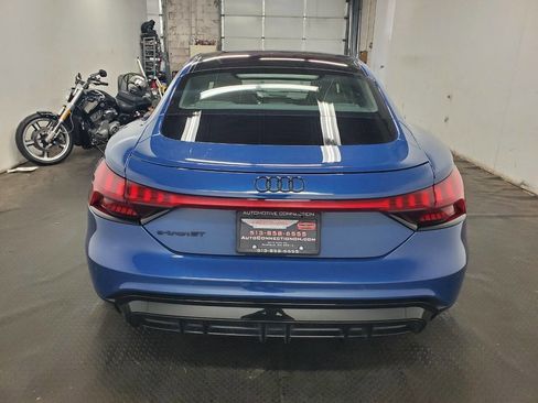 Used 2022 Audi e-tron GT Prestige image 6