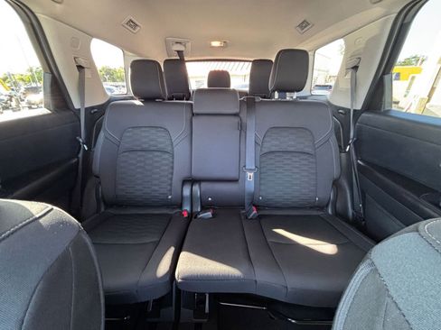 Used 2025 Nissan Pathfinder SV image 41