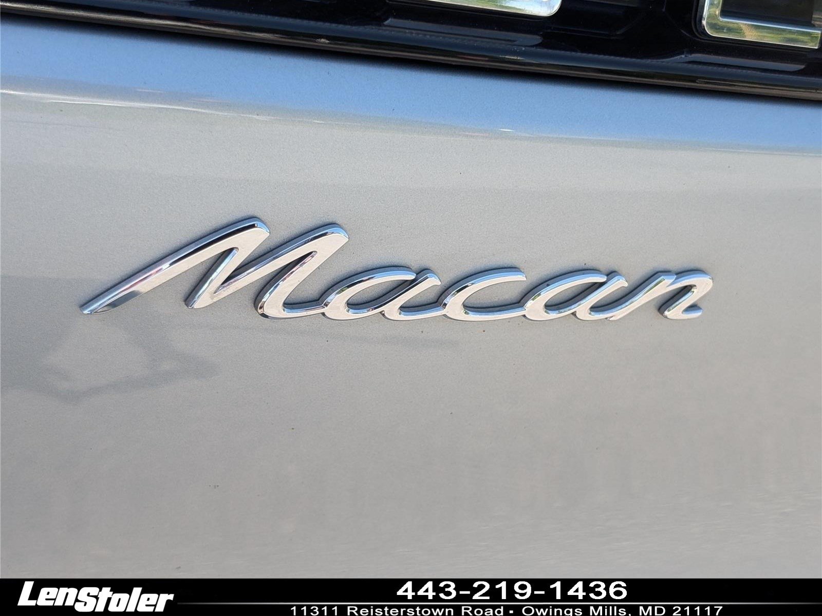 Used 2024 Porsche Macan AWD/4WD image 9