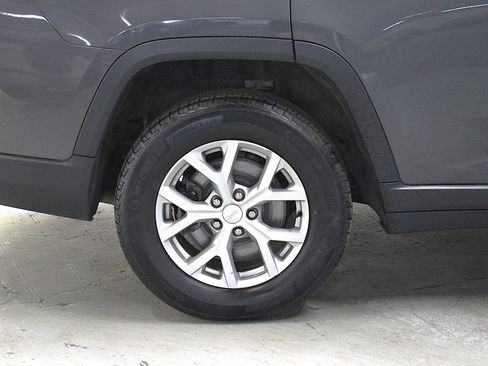 Certified 2023 Jeep Grand Cherokee L Limited AWD/4WD image 42