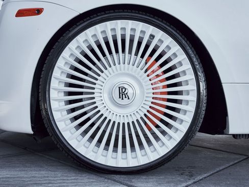 Used 2019 Rolls-Royce Wraith image 3