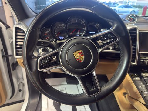 Used 2015 Porsche Cayenne Diesel AWD/4WD image 16