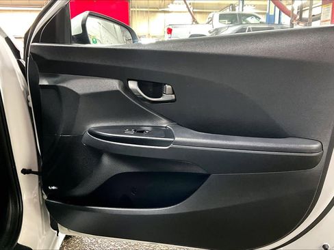 Used 2019 Hyundai Veloster 2.0 Premium image 21