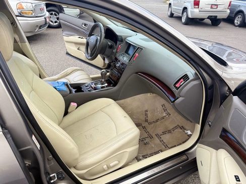 Used 2011 INFINITI G37 x Sedan w/ Premium Pkg image 18
