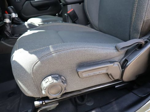 Used 2025 Jeep Wrangler Unlimited Sport AWD/4WD image 14