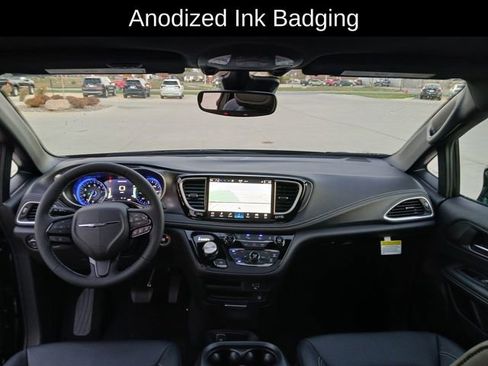 New 2026 Chrysler Pacifica Select image 28