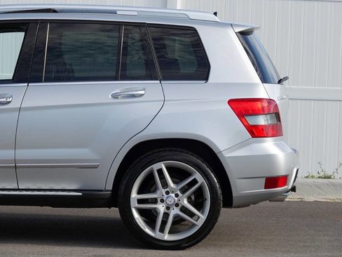 Used 2010 Mercedes-Benz GLK 350 4MATIC image 25