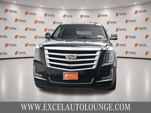 Used 2018 Cadillac Escalade Premium Luxury AWD/4WD image 8
